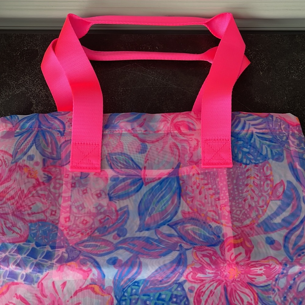 🩷 Lilly Pulitzer 🩷 NWT 🩷 Bright Pink & Blue Mesh Tote 🩷 In packaging 🩷 - Picture 4 of 11